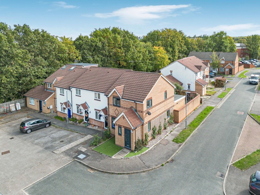 2 bedroom House for Sale Heyford Way, Hatfield, Hertfordshire