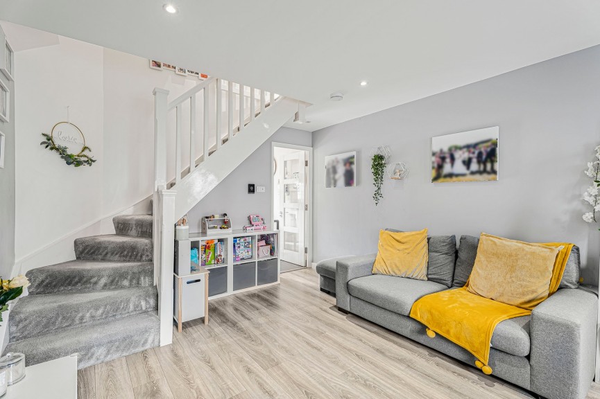 2 bedroom House for Sale Heyford Way, Hatfield, Hertfordshire