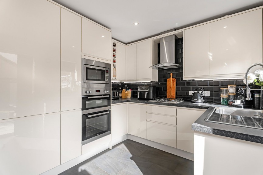 2 bedroom House for Sale Heyford Way, Hatfield, Hertfordshire
