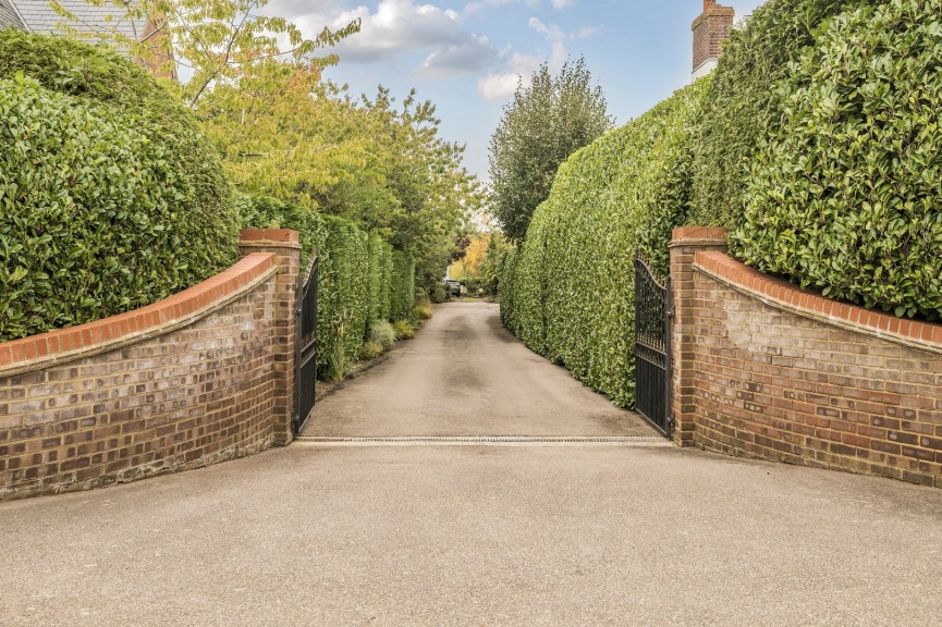 7 bedroom House for Sale High Street, Greenfield, Bedfordshire