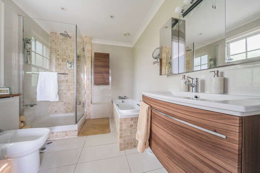 7 bedroom House for Sale High Street, Greenfield, Bedfordshire