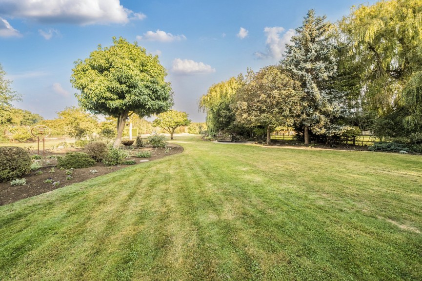 7 bedroom House for Sale High Street, Greenfield, Bedfordshire