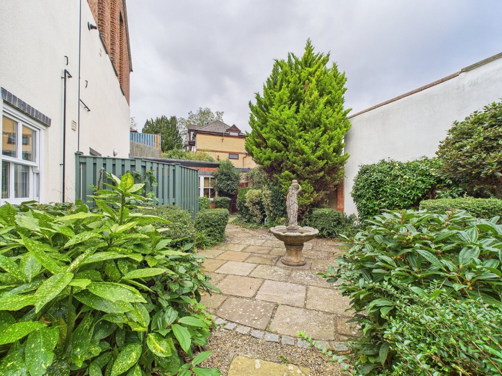 Radcliffe Road, Hitchin, Hertfordshire