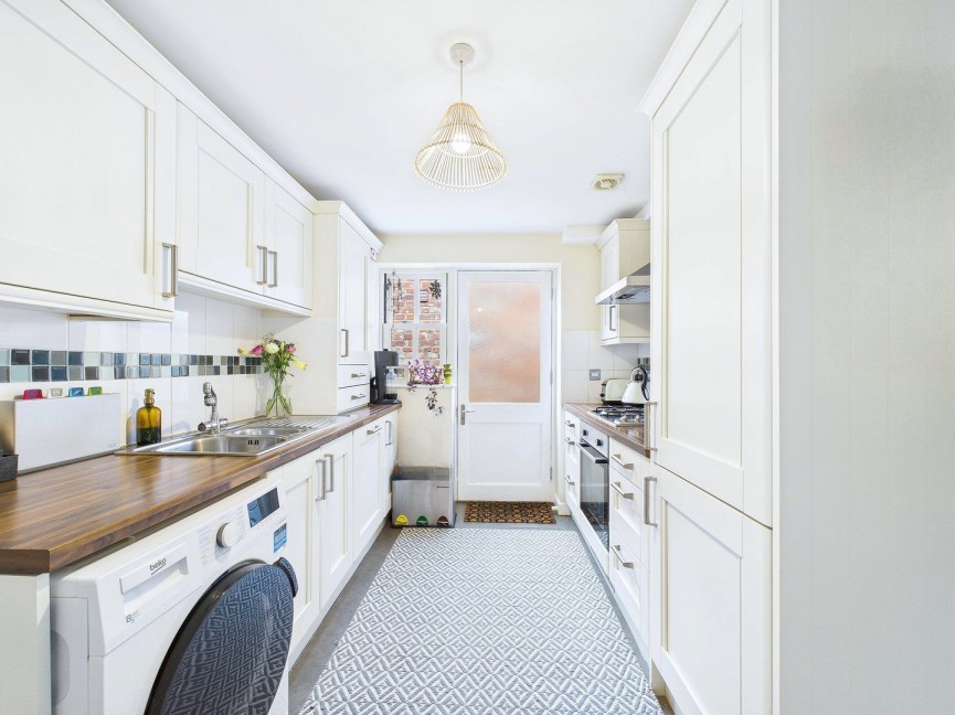 2 bedroom House for Sale Radcliffe Road, Hitchin, Hertfordshire