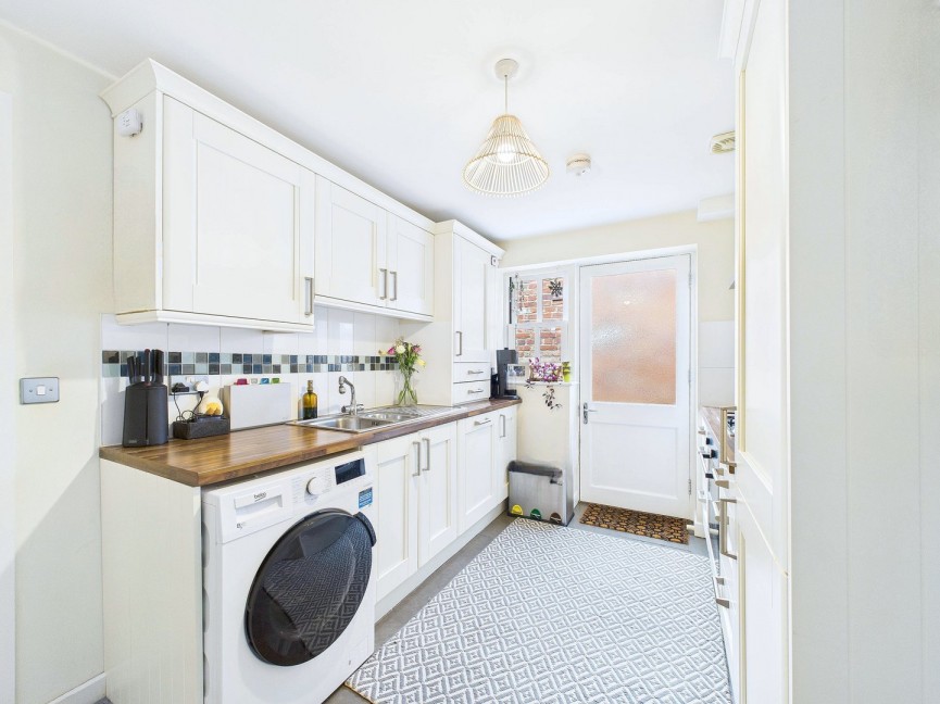 2 bedroom House for Sale Radcliffe Road, Hitchin, Hertfordshire