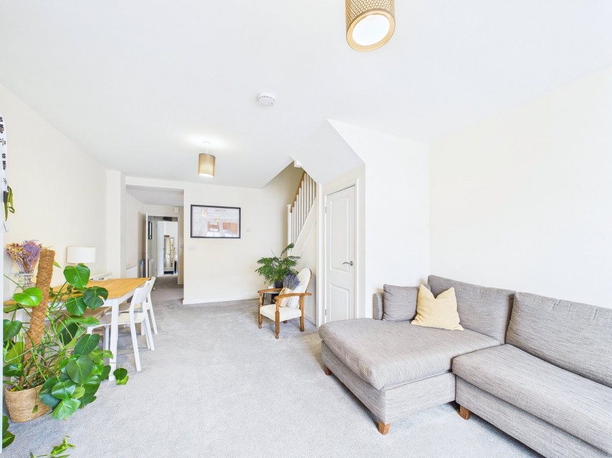 2 bedroom House for Sale Radcliffe Road, Hitchin, Hertfordshire