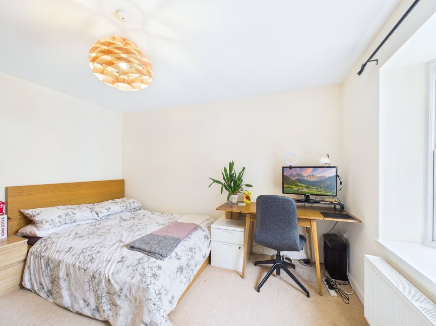 2 bedroom House for Sale Radcliffe Road, Hitchin, Hertfordshire