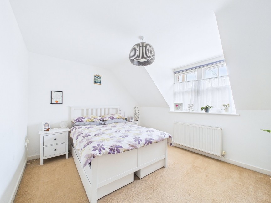 2 bedroom House for Sale Radcliffe Road, Hitchin, Hertfordshire