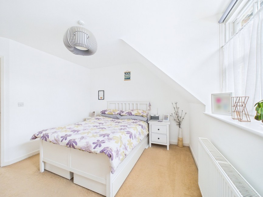 2 bedroom House for Sale Radcliffe Road, Hitchin, Hertfordshire