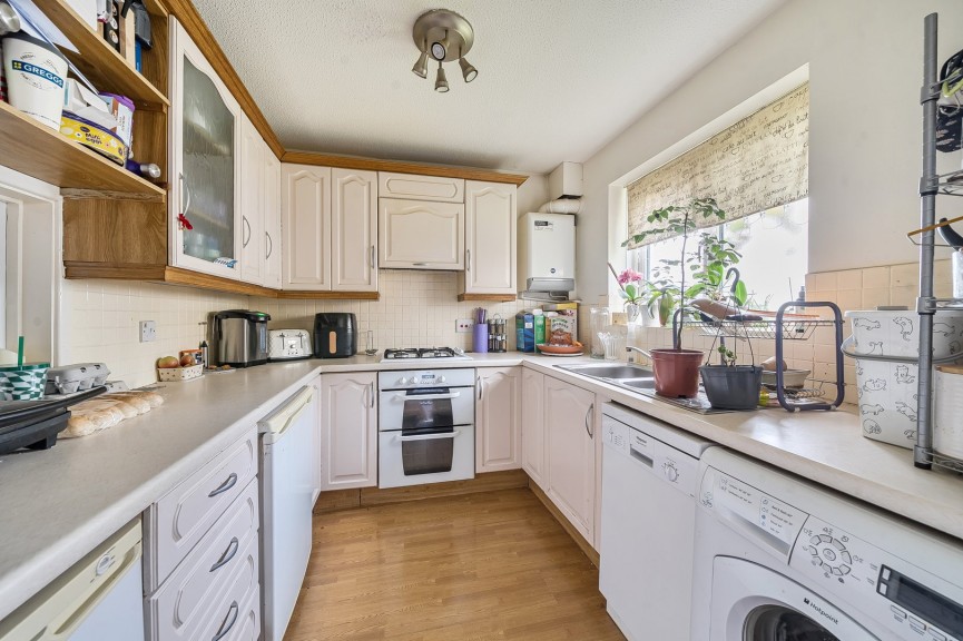 3 bedroom House for Sale High Street, Arlesey, Bedfordshire