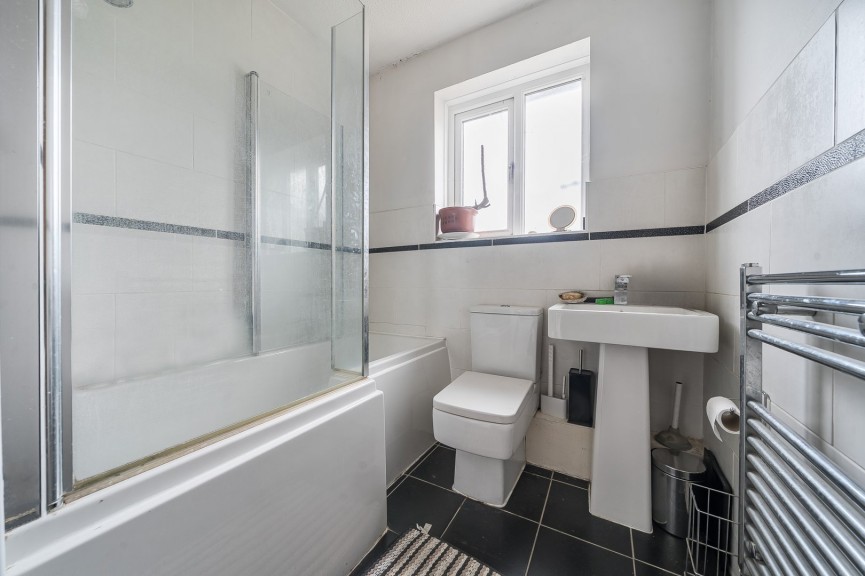 3 bedroom House for Sale High Street, Arlesey, Bedfordshire