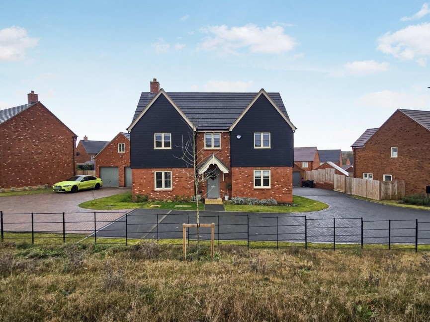 5 bedroom House for Sale Ravensden