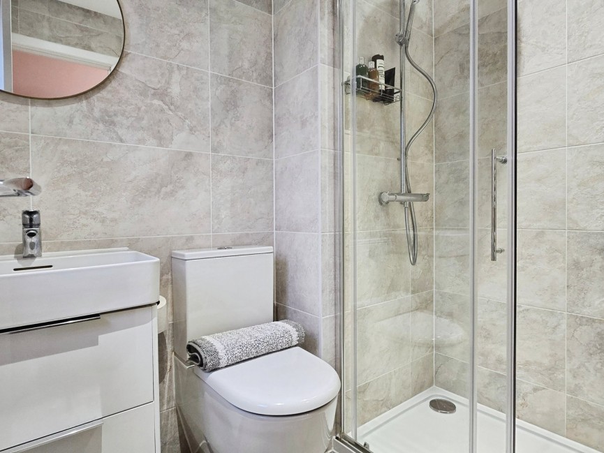 5 bedroom House for Sale Ravensden