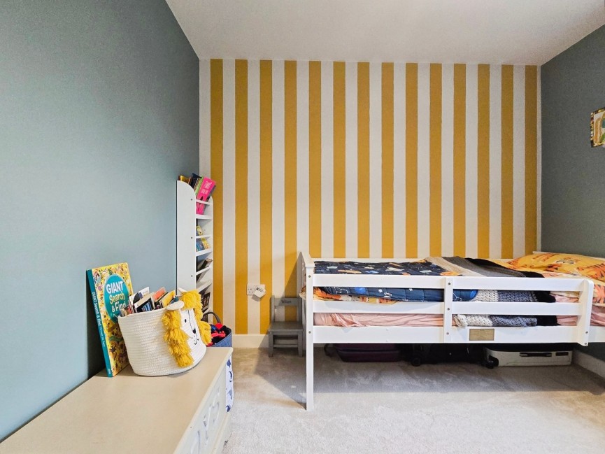 5 bedroom House for Sale Ravensden