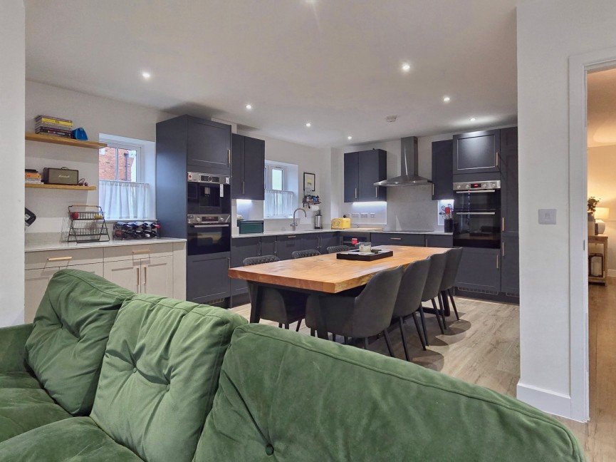 5 bedroom House for Sale Ravensden