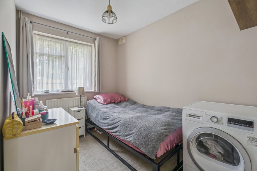 2 bedroom Bungalow for Sale Kipling Close, Hitchin, Hertfordshire