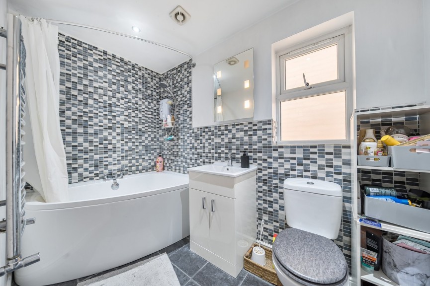 5 bedroom House for Sale Eisenhower Road, Shefford, Bedfordshire
