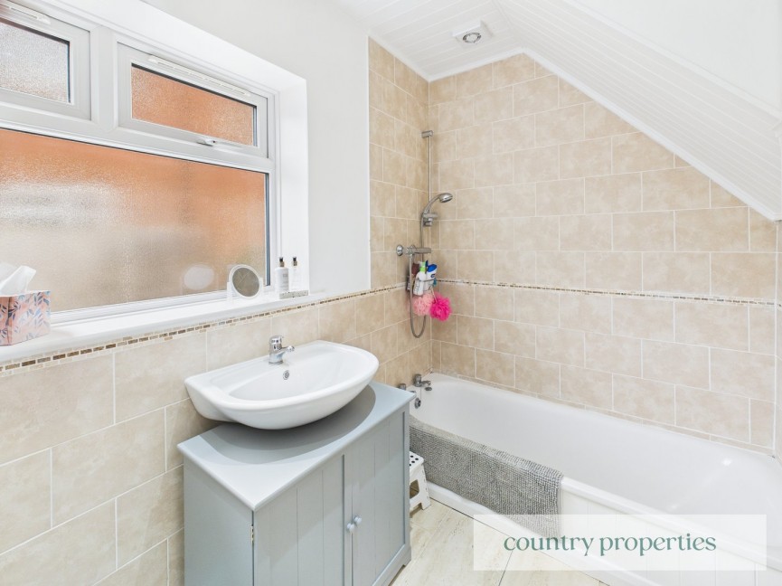 3 bedroom House for Sale Upperfield Road, Welwyn Garden City, Hertfordshire