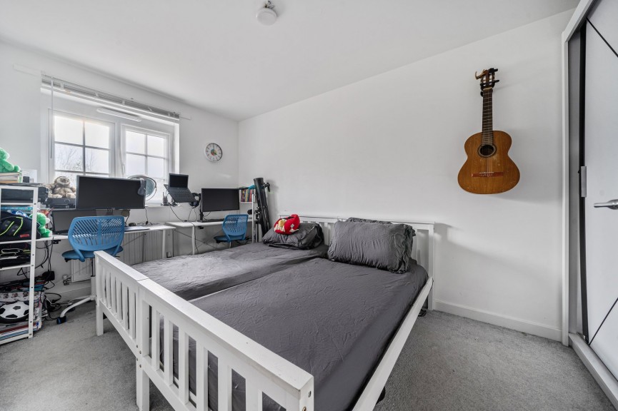 3 bedroom House for Sale Annas Meadow, Shefford, Bedfordshire