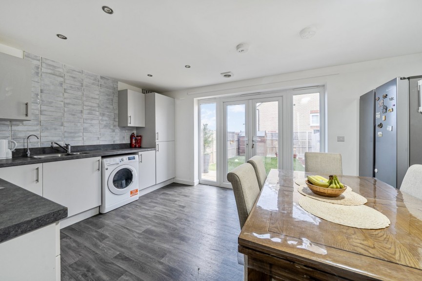 3 bedroom House for Sale Annas Meadow, Shefford, Bedfordshire