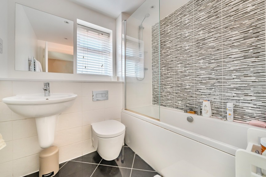 4 bedroom House for Sale Lower Stondon, Henlow, Bedfordshire