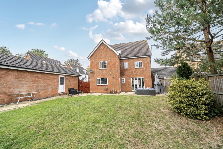 5 bedroom House for Sale Coneygate, Meppershall, Bedfordshire
