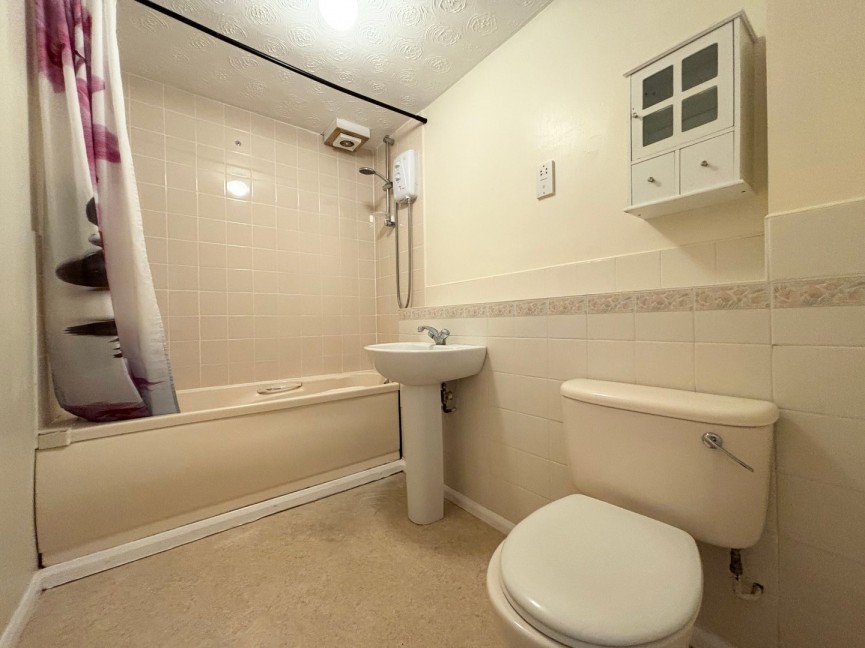 1 bedroom Flat for Letting Honeysuckle Close, Biggleswade, Bedfordshire