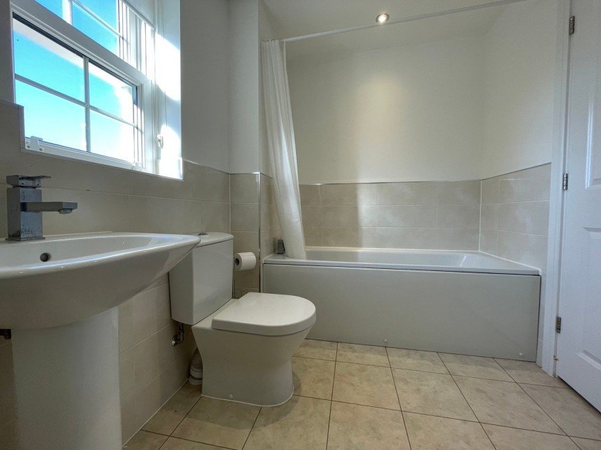 4 bedroom House for Sale Presland Drive, Biggleswade, Bedfordshire