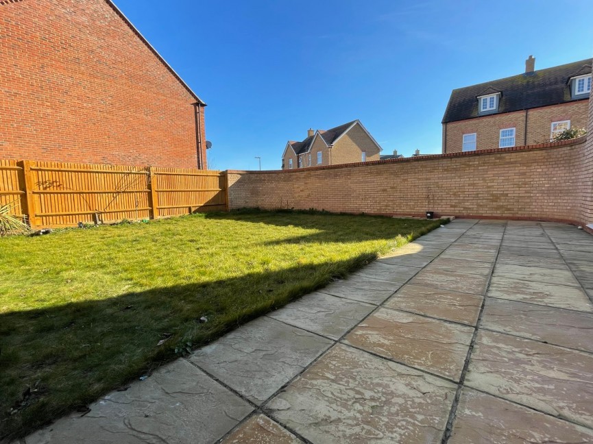4 bedroom House for Sale Presland Drive, Biggleswade, Bedfordshire