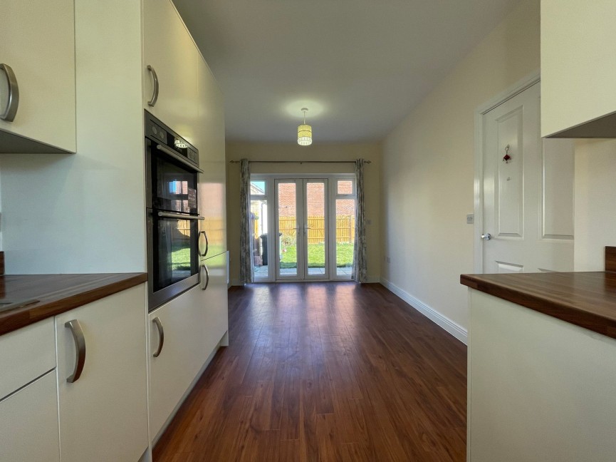 4 bedroom House for Sale Presland Drive, Biggleswade, Bedfordshire