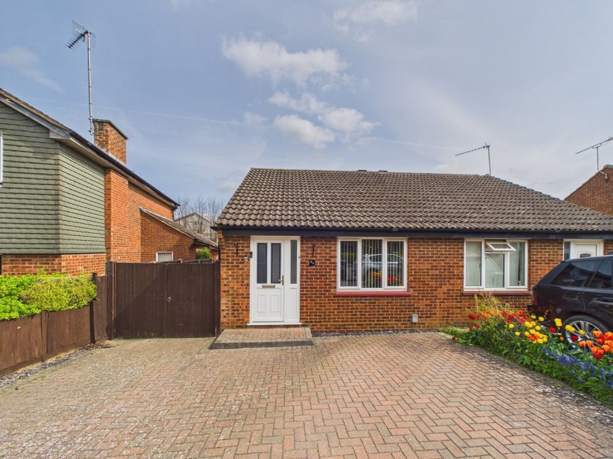 3 bedroom Bungalow for Sale Browning Drive, Hitchin, Hertfordshire