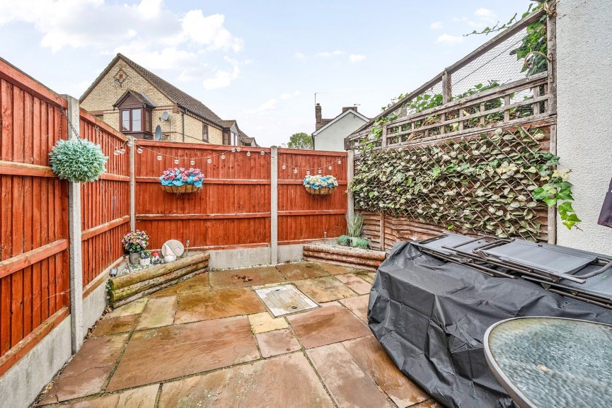 2 bedroom House for Sale High Street, Arlesey, Bedfordshire