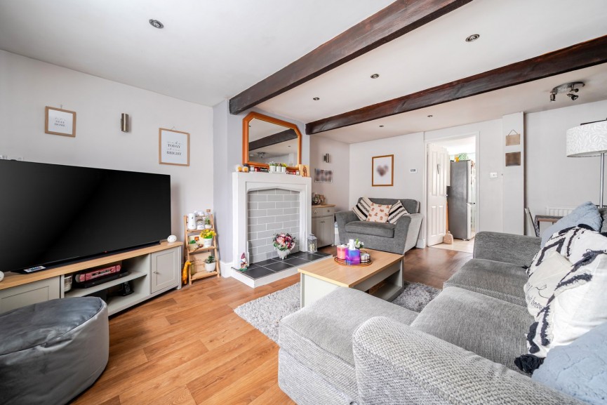 2 bedroom House for Sale High Street, Arlesey, Bedfordshire
