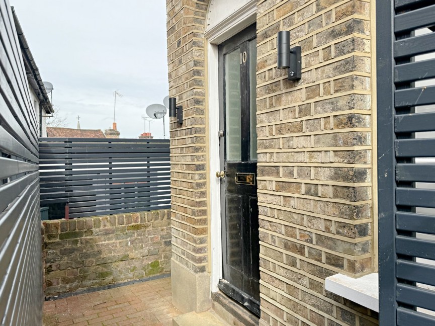 2 bedroom House for Letting Church Street, Hatfield, Hertfordshire