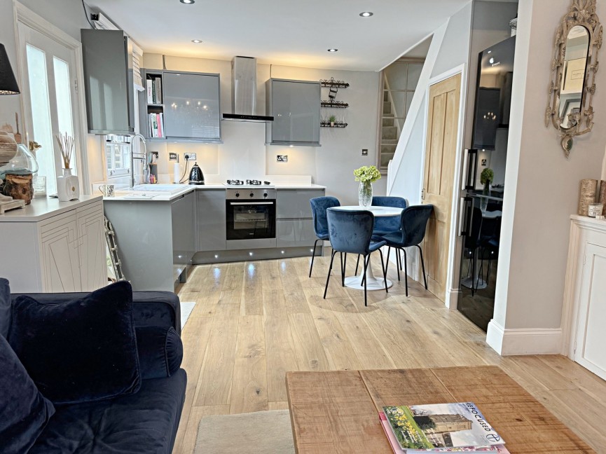 2 bedroom House for Letting Church Street, Hatfield, Hertfordshire