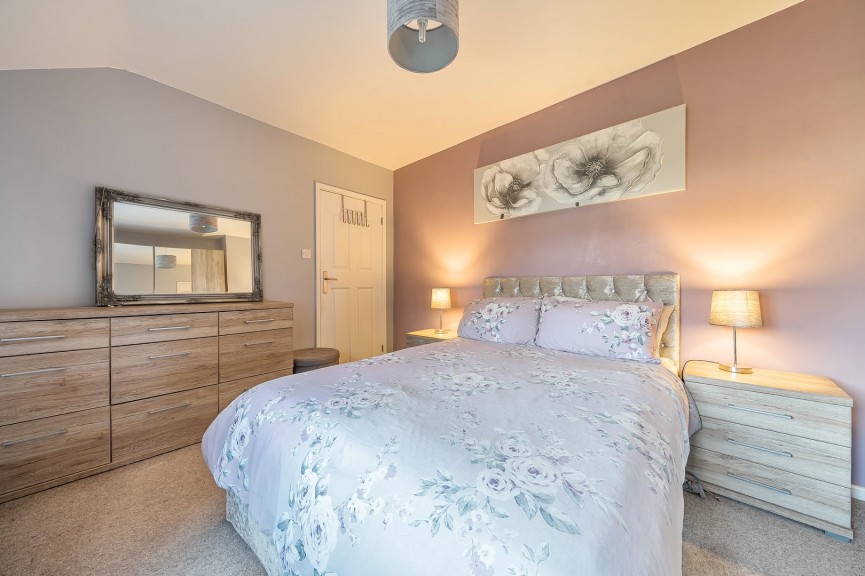 2 bedroom House for Sale Olympus Road, Henlow, Bedfordshire