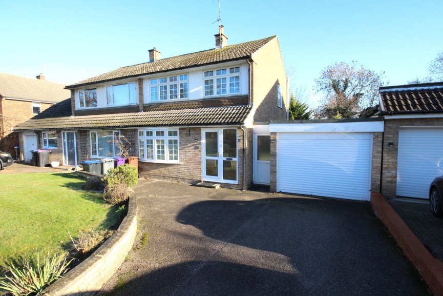 3 bedroom House for Sale Howard Drive, Letchworth Garden City, Hertfordshire
