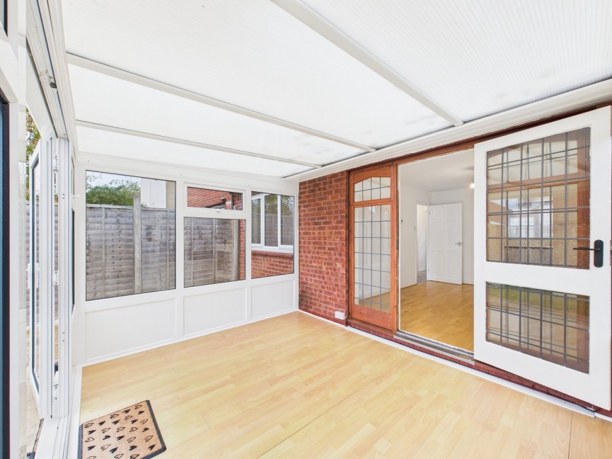 1 bedroom Bungalow for Sale Larkins Close, BALDOCK, Hertfordshire