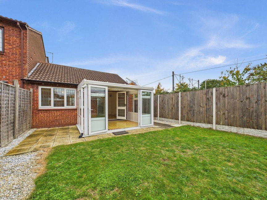 1 bedroom Bungalow for Sale Larkins Close, BALDOCK, Hertfordshire