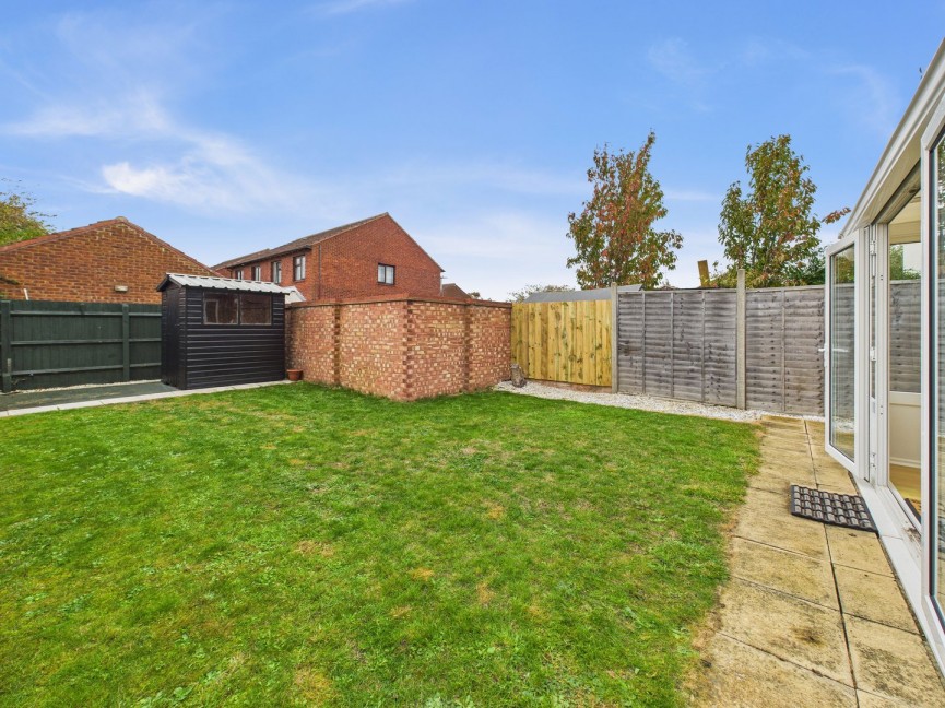 1 bedroom Bungalow for Sale Larkins Close, BALDOCK, Hertfordshire