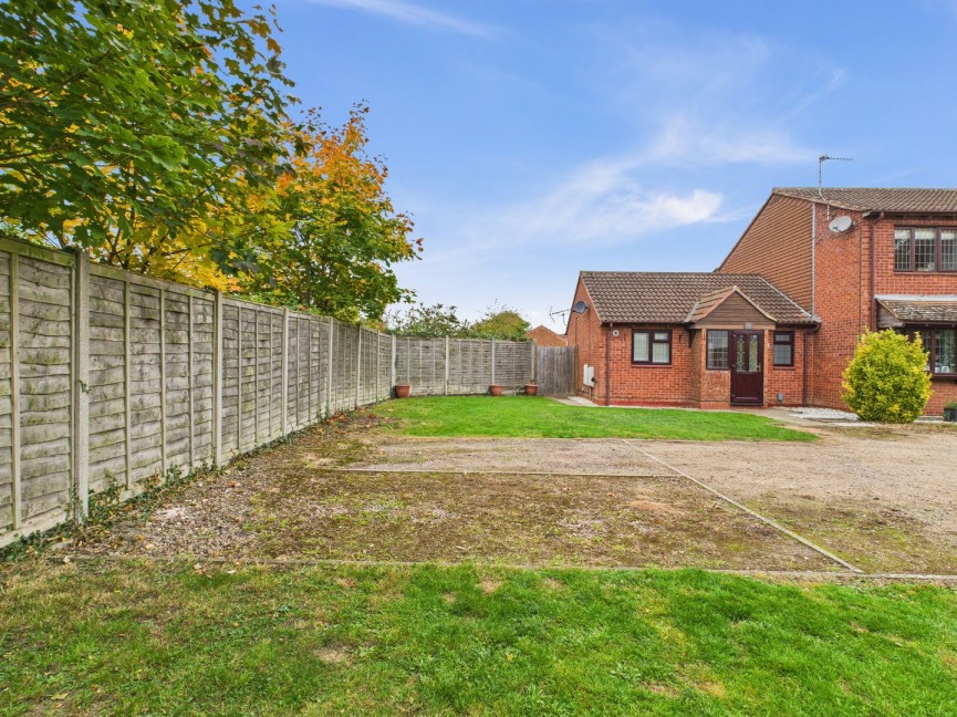 1 bedroom Bungalow for Sale Larkins Close, BALDOCK, Hertfordshire