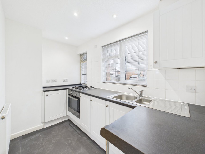 1 bedroom Bungalow for Sale Larkins Close, BALDOCK, Hertfordshire