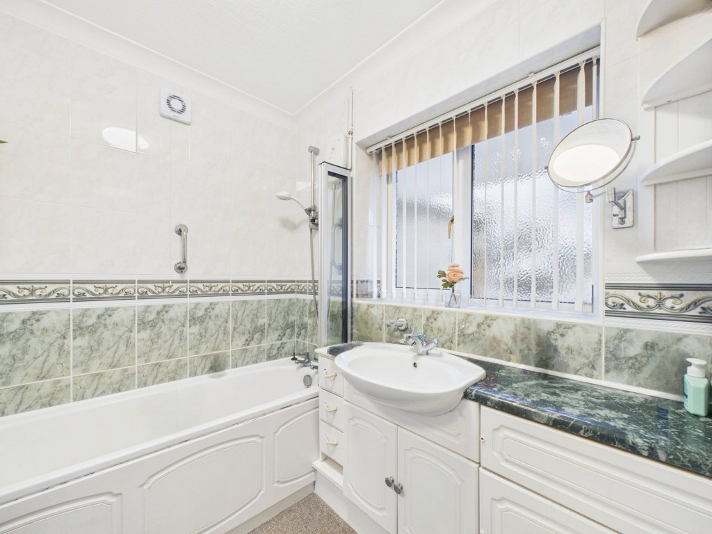 Stotfold Road, Hitchin, Hertfordshire