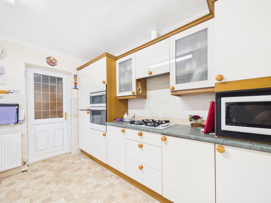 3 bedroom Bungalow for Sale Stotfold Road, Hitchin, Hertfordshire