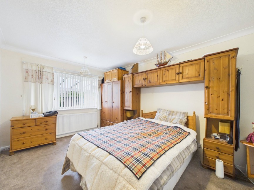 3 bedroom Bungalow for Sale Stotfold Road, Hitchin, Hertfordshire