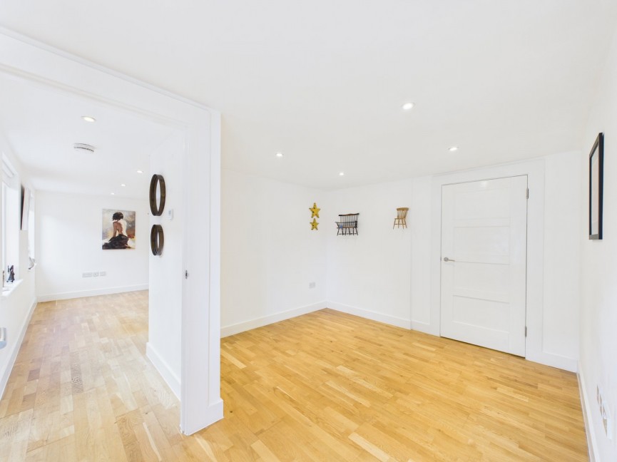 2 bedroom Flat for Sale Shortmead Street, Biggleswade, Bedfordshire