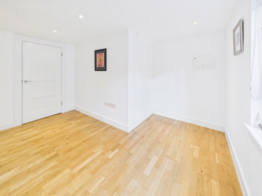 2 bedroom Flat for Sale Shortmead Street, Biggleswade, Bedfordshire