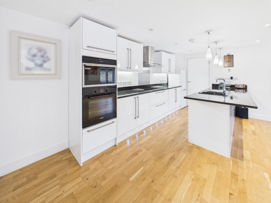 2 bedroom Flat for Sale Shortmead Street, Biggleswade, Bedfordshire