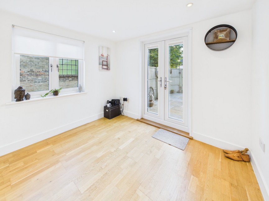 2 bedroom Flat for Sale Shortmead Street, Biggleswade, Bedfordshire