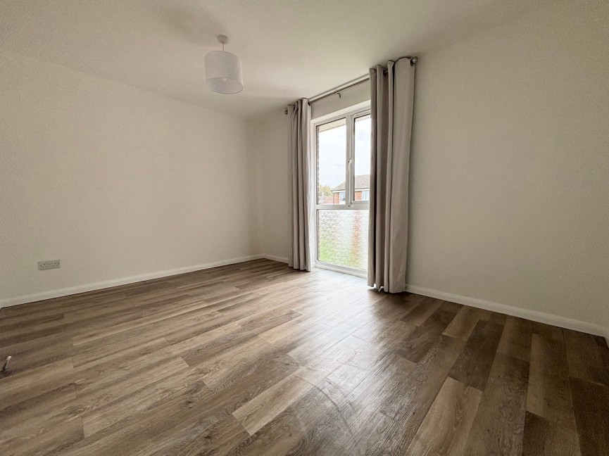 1 bedroom Flat for Letting Tennyson Close, Royston, Hertfordshire